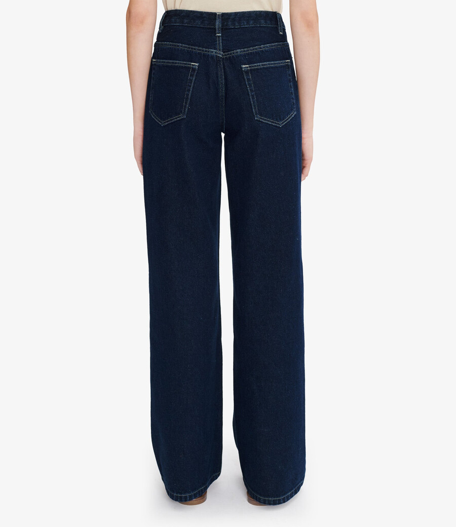elisabeth jeans