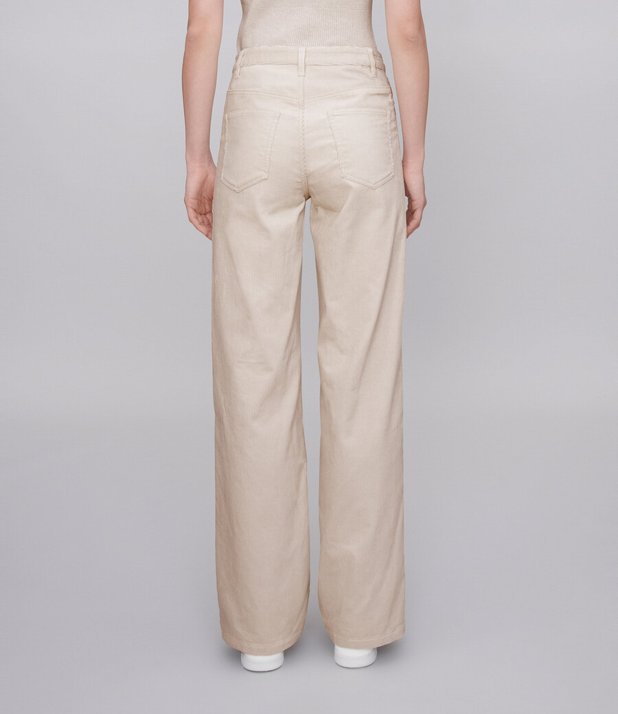 elisabeth jeans